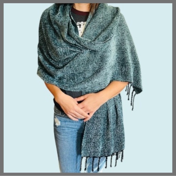 Beautiful Elegant Hand Woven Shawl Wrap